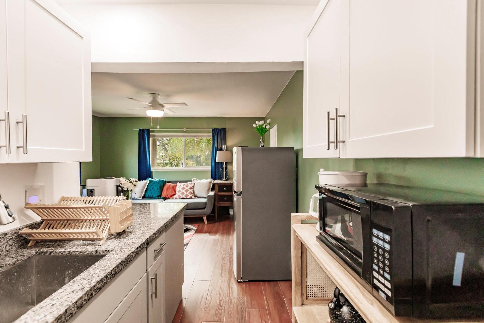 Uhost Ai - Updated 1B1B Hideaway - Sleeps 3 Hollywood Exteriör bild